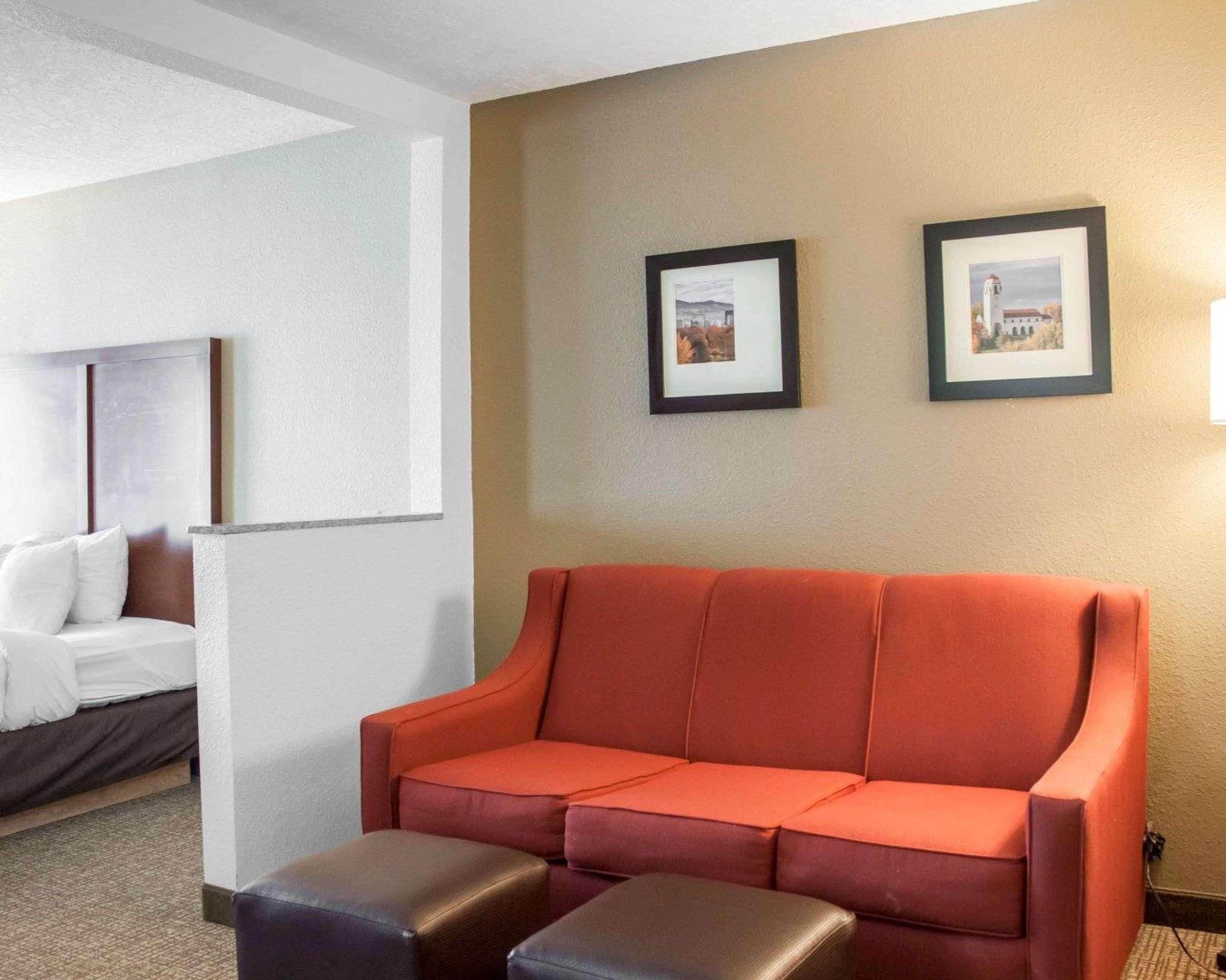 Comfort Suites Airport Boise Exterior photo