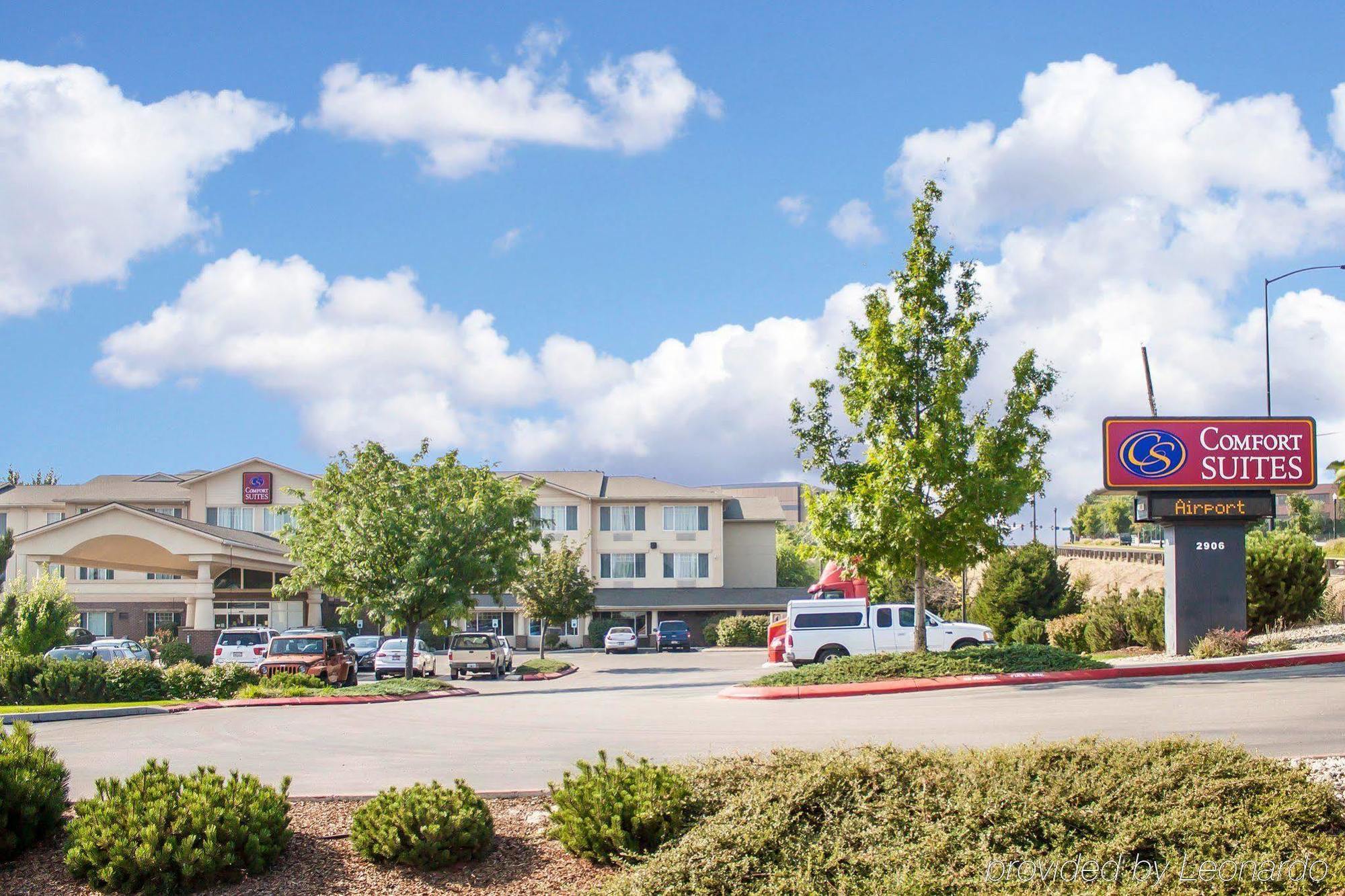 Comfort Suites Airport Boise Exterior photo