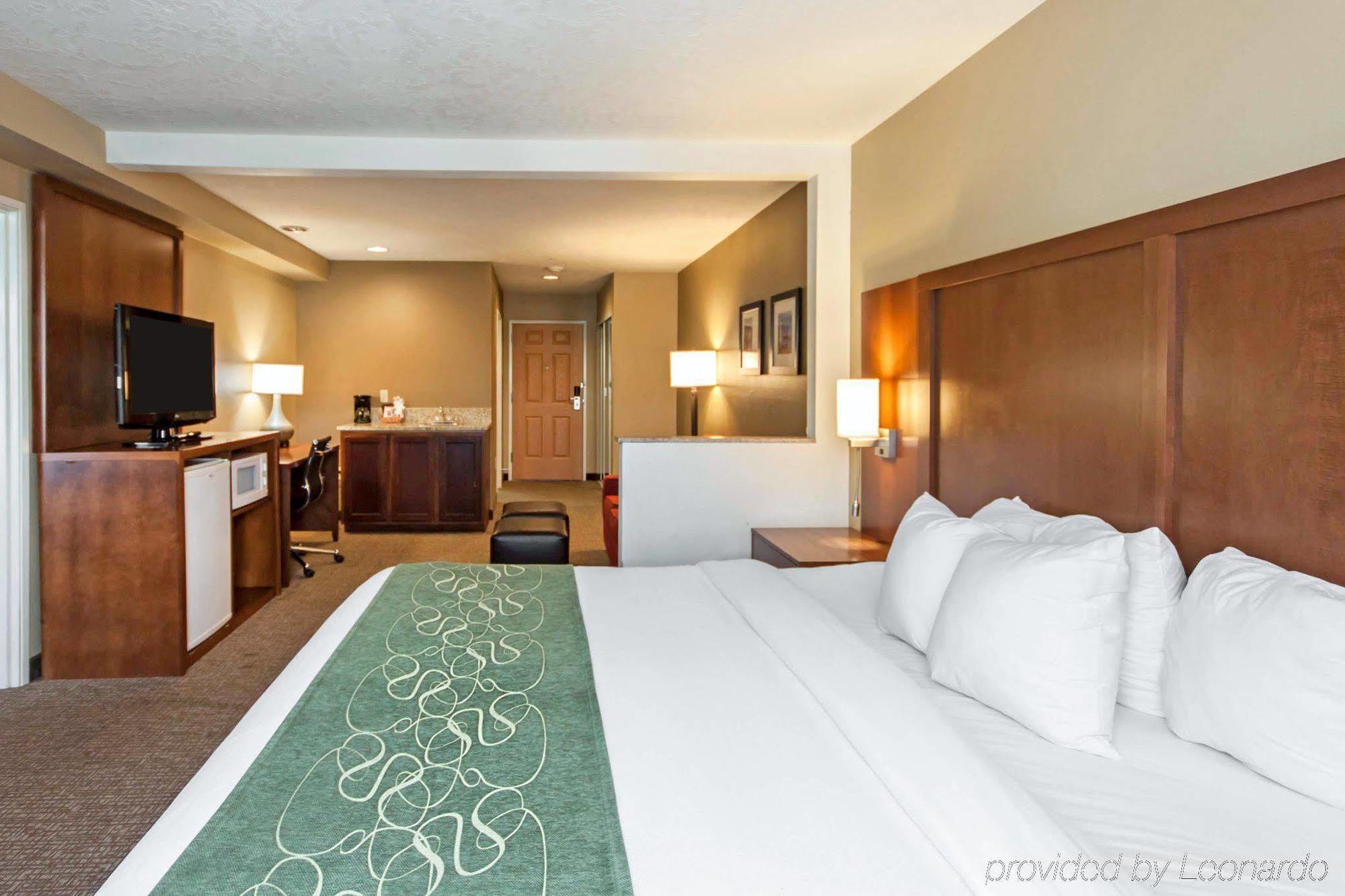 Comfort Suites Airport Boise Exterior photo