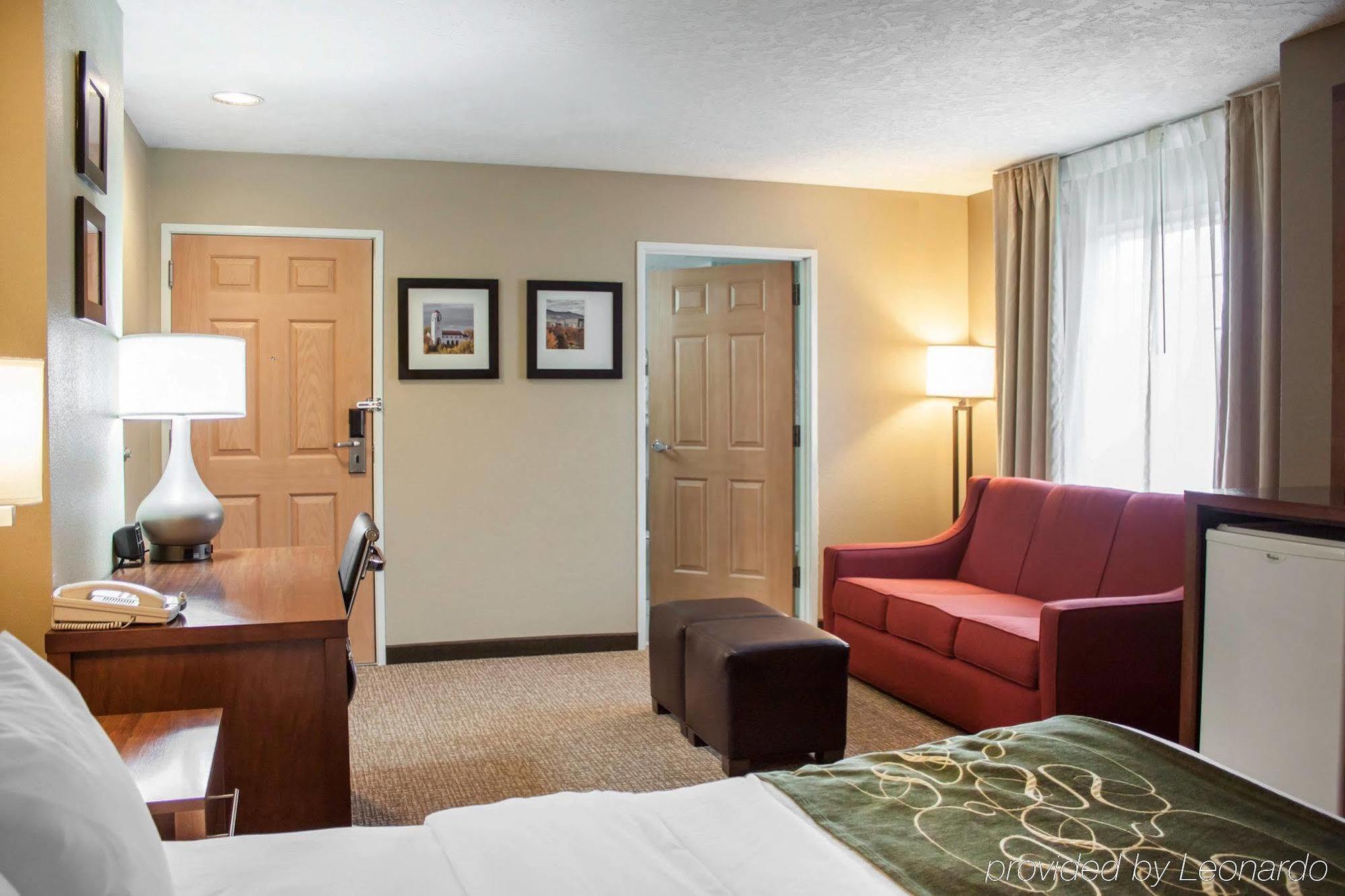 Comfort Suites Airport Boise Exterior photo